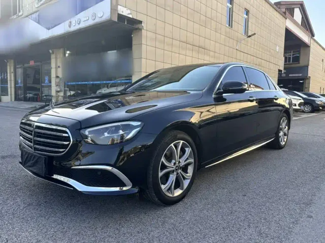 Mercedes-Benz E-Class — Фото автомобиля 20
