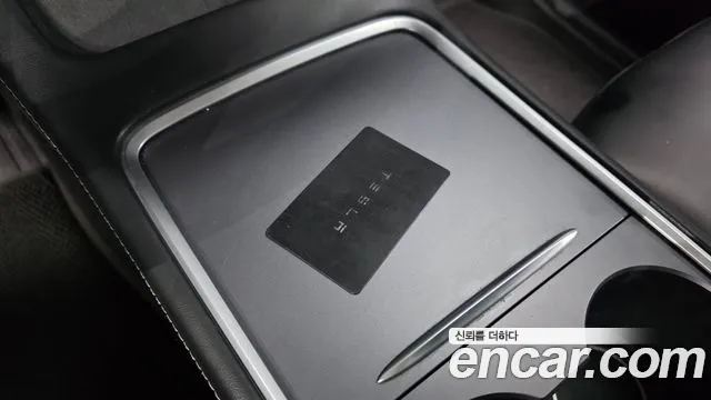Tesla Model Y — Фото автомобиля 21