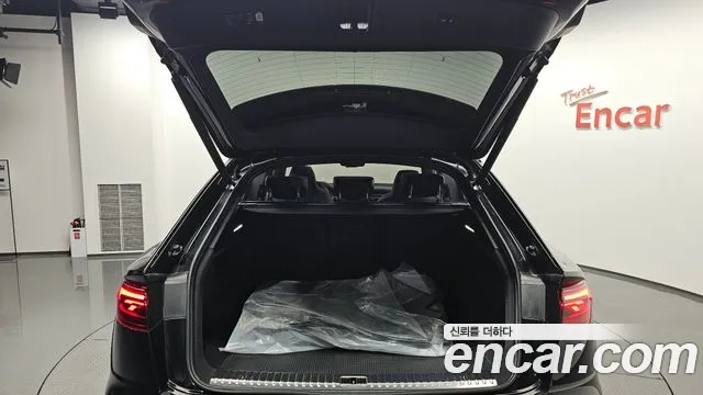 Audi Q8 55 TFSI quattro Premium — Фото автомобиля 29