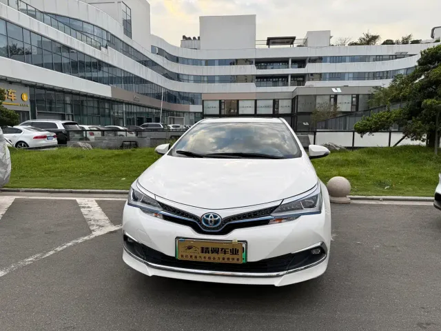 Toyota Corolla Twin Engine E+ — Фото автомобиля 2
