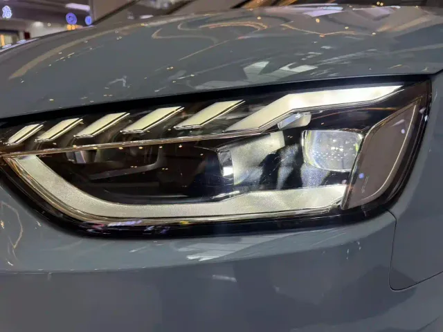 Audi A4L — Фото автомобиля 4