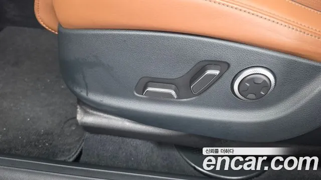Genesis GV70 2.5T Бензин AWD — Фото автомобиля 29