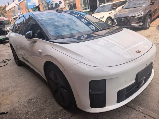 Li Auto i6 — Фото автомобиля 3