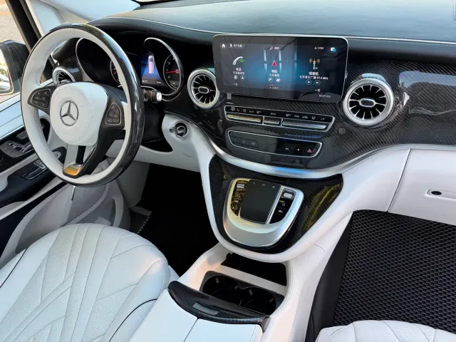 Mercedes-Benz V-Class — Фото автомобиля 11