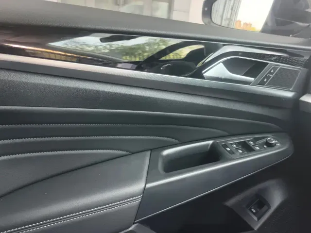 Volkswagen Passat — Фото автомобиля 12