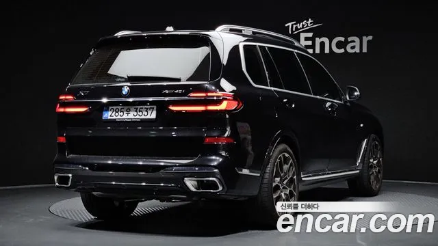 BMW X7 — Фото автомобиля 2