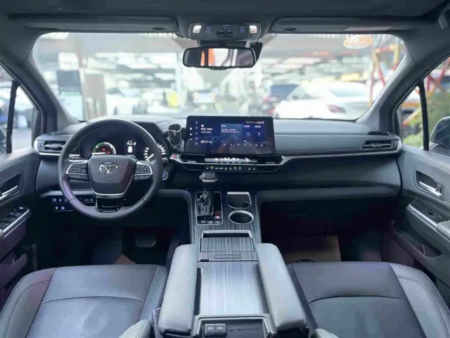 Toyota Sienna — Фото автомобиля 22