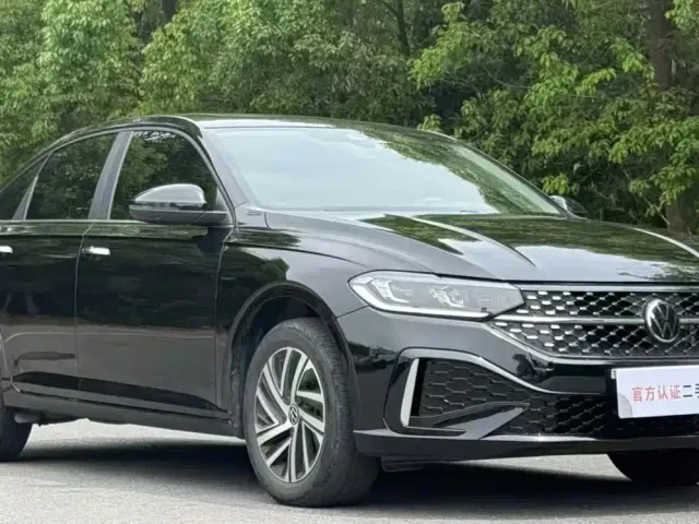 Volkswagen Lavida — Фото автомобиля 3