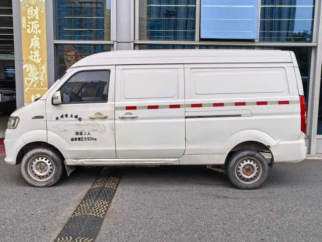 Yuan Cheng Yuan Cheng E5 2022 E5L Pure Electric Van Guoxuan 39.9kWh — Фото автомобиля 3