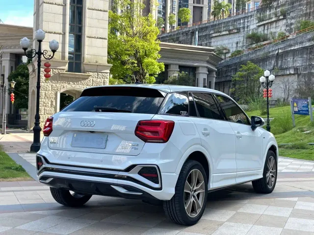 Audi Q2L — Фото автомобиля 9