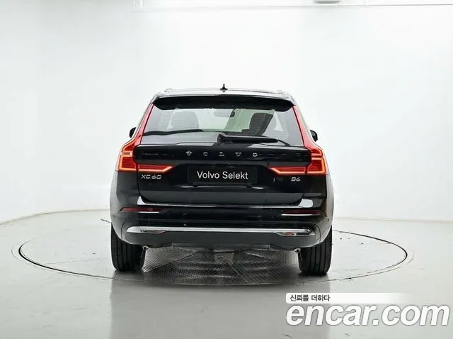 Вольво XC60 — Фото автомобиля 4
