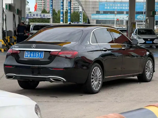 Mercedes-Benz E-Class — Фото автомобиля 9
