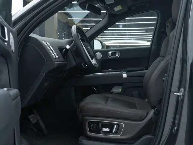 Li Auto L9 — Фото автомобиля 19