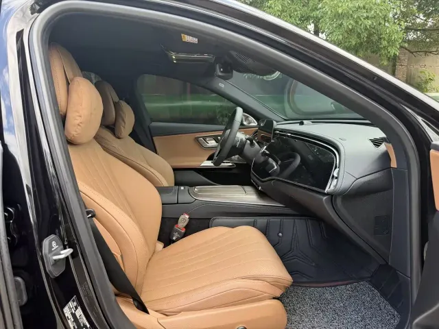 Mercedes-Benz E-Class — Фото автомобиля 10