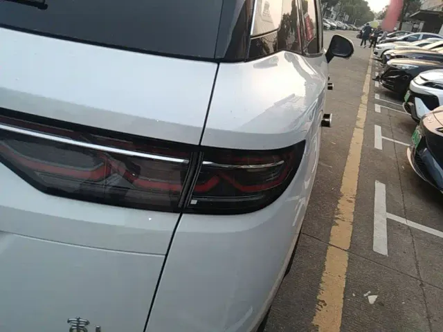 BYD Song L DM-i — Фото автомобиля 7