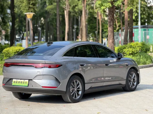 BYD Qin L — Фото автомобиля 16