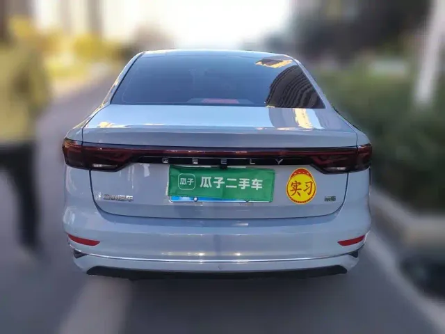 Geely Emgrand — Фото автомобиля 3