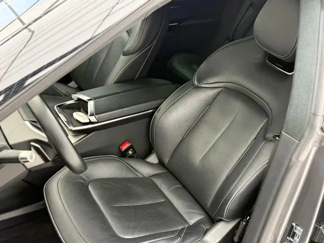 HiPhi HiPhi Y 2023 560km Elite Edition — Фото автомобиля 16