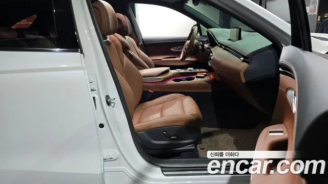 Genesis GV70 2.5T Бензин AWD — Фото автомобиля 11