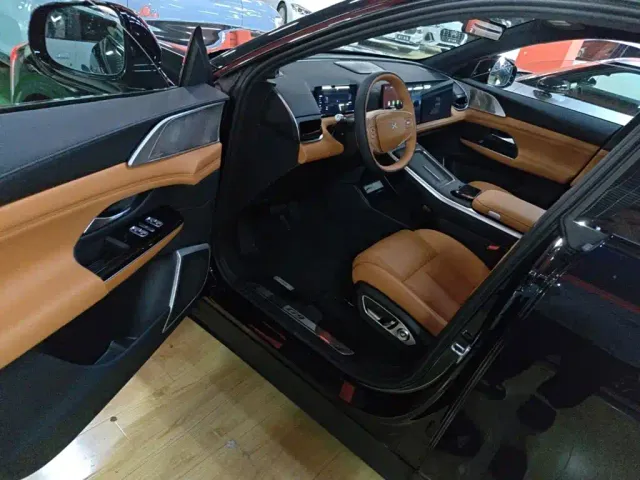 Xpeng G9 — Фото автомобиля 15