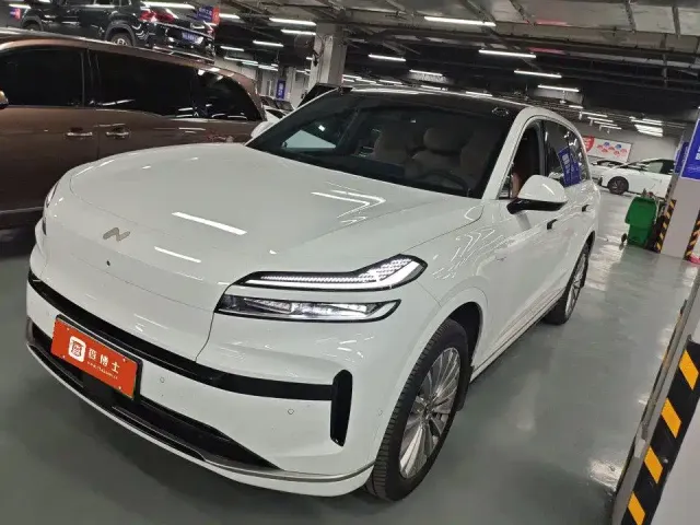 Фотография автомобиля — Onvo L90