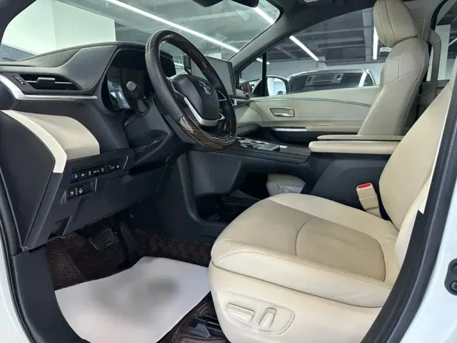 Toyota Granvia — Фото автомобиля 14