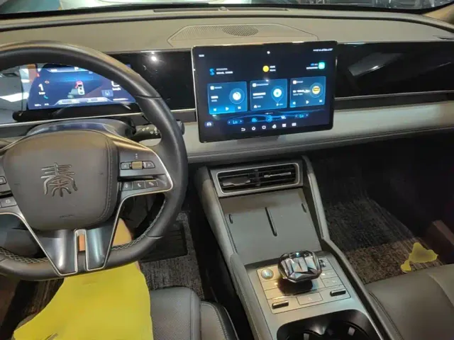 BYD Qin L — Фото автомобиля 9