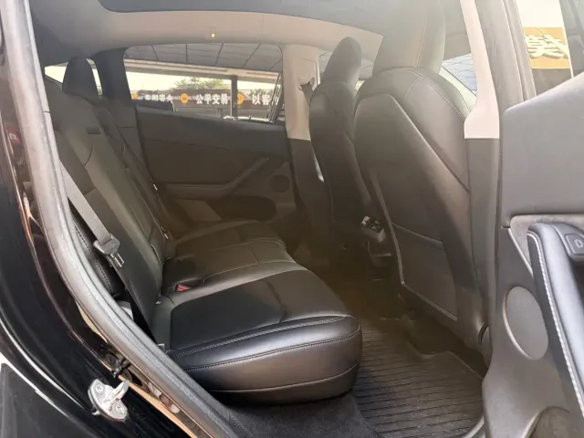 Tesla Model Y — Фото автомобиля 9