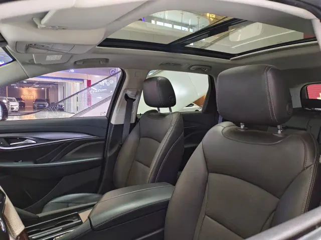 Buick Enclave — Фото автомобиля 10