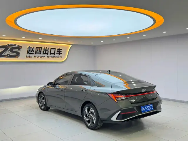 Hyundai Elantra — Фото автомобиля 4