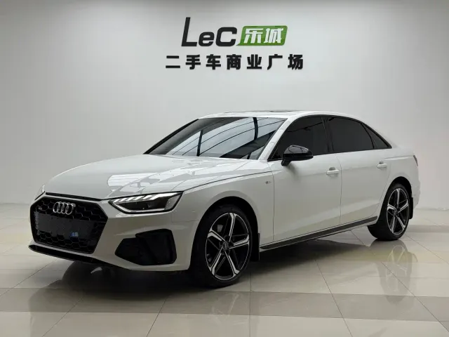 Фотография автомобиля — Audi A4L