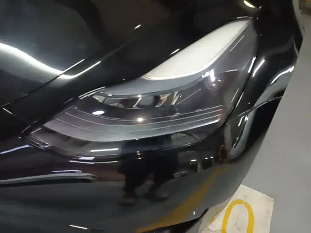 Tesla Model 3 — Фото автомобиля 23