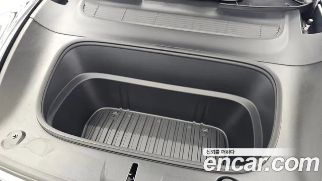 Tesla Model Y — Фото автомобиля 6