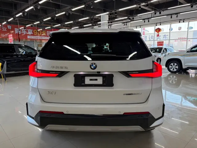 BMW X1 — Фото автомобиля 4