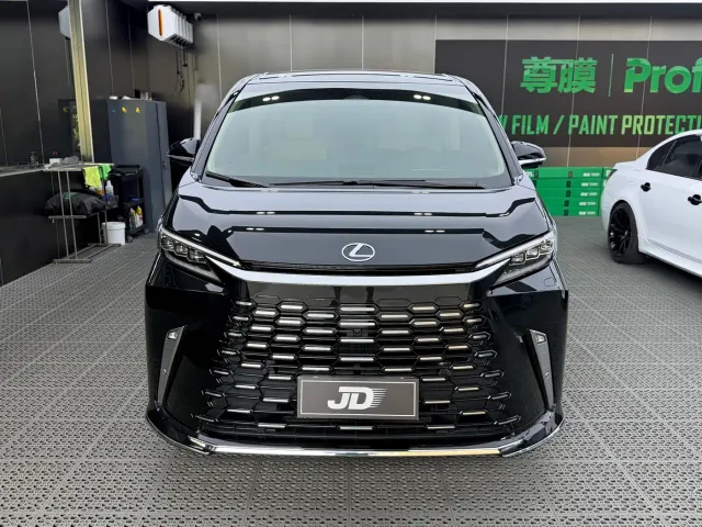 Lexus LM — Фото автомобиля 2
