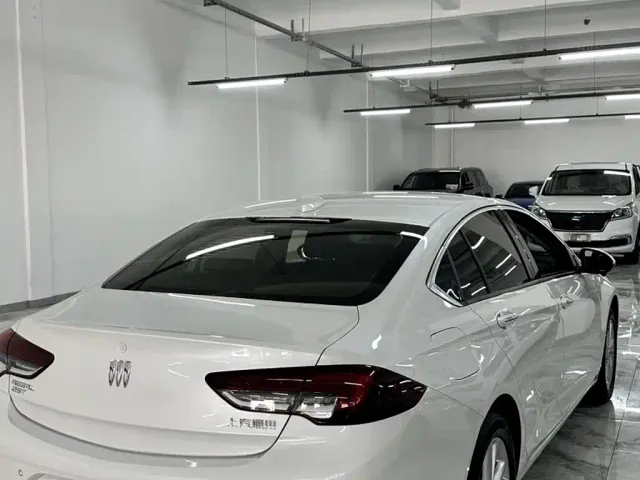 Buick Regal — Фото автомобиля 5
