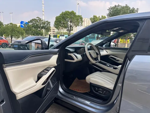 BYD Song L EV — Фото автомобиля 9