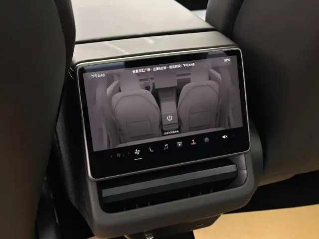 Tesla Model 3 — Фото автомобиля 18