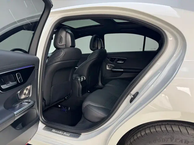 Mercedes-Benz C-Class — Фото автомобиля 6