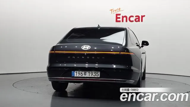 Hyundai Grandeur Grandeur (GN7) 2.5 Бензин 2WD — Фото автомобиля 4