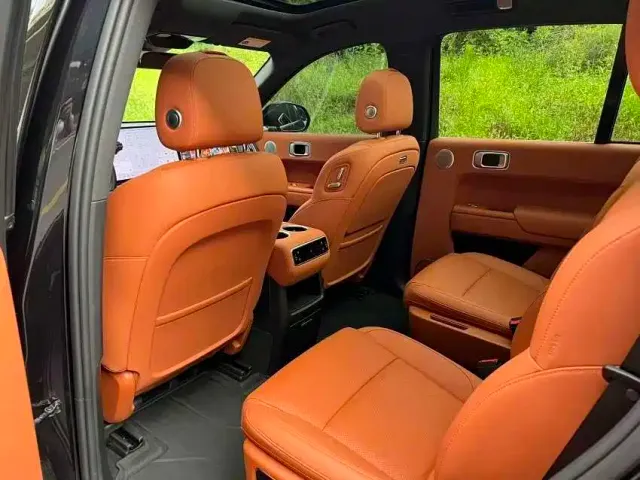 Li Auto L8 — Фото автомобиля 2