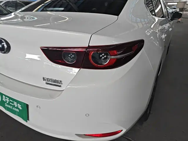 Mazda Axela — Фото автомобиля 7