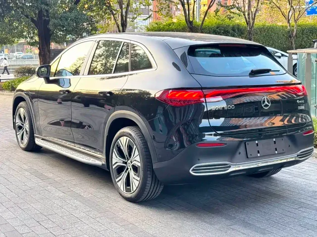 Mercedes-Benz EQE SUV — Фото автомобиля 7
