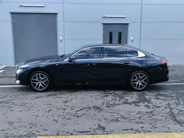 BMW i5 — Фото автомобиля 7