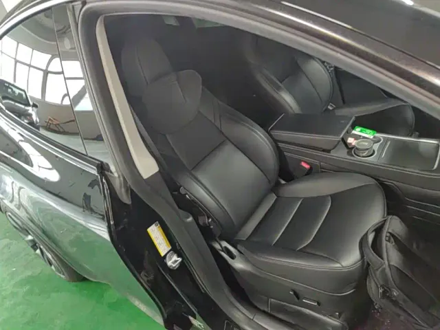 Tesla Model Y — Фото автомобиля 24