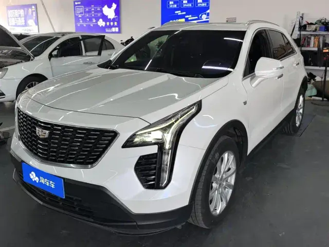Фотография автомобиля — Cadillac XT4