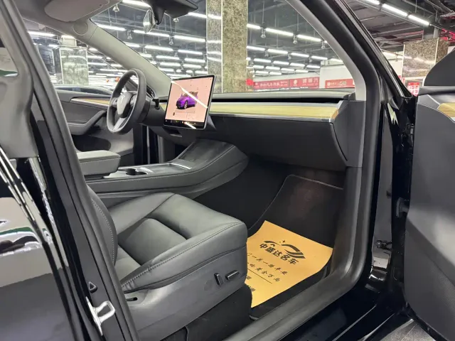 Tesla Model Y 2022 Facelift Rear-Wheel Drive Version — Фото автомобиля 9