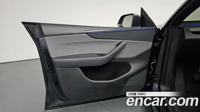 Tesla Model Y — Фото автомобиля 13