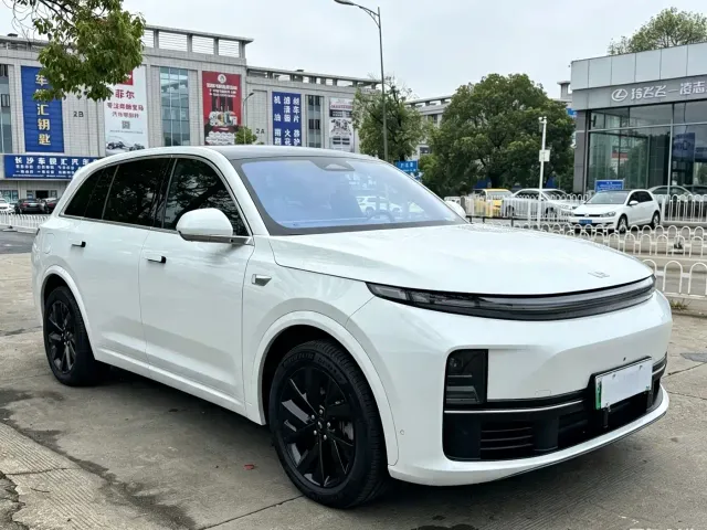 Li Auto L7 — Фото автомобиля 3
