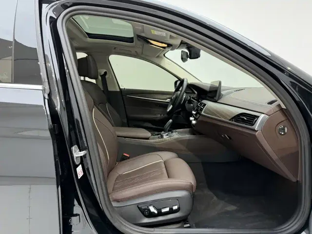 BMW 5 Series — Фото автомобиля 17